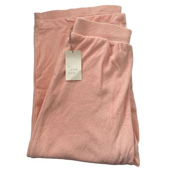 Small A New Day Cropped Pants - Picture 5 of 8